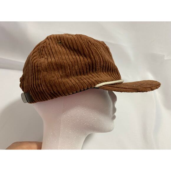 Tahoemade THE 'LAKE' 5-PANEL A larger fitting thick-waled corduroy 5-panel cap. - Picture 7 of 13